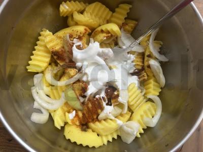 Mėsos kotletai su bulvių skiltelėmis orkaitėje Žingsnis 5