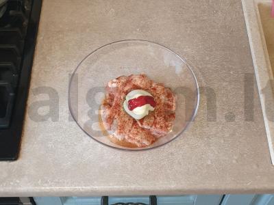 Kepta vištiena su prieskoniais ir daržovėmis Žingsnis 2