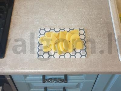 Kepta vištiena su prieskoniais ir daržovėmis Žingsnis 3