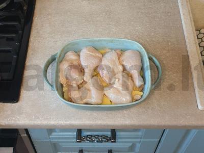 Kepta vištiena su prieskoniais ir daržovėmis Žingsnis 6