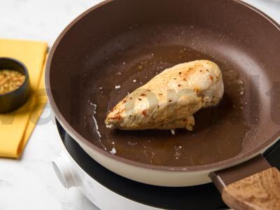 Itališkas vištienos salotas ant duonos Žingsnis 1