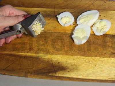 Užkandis su rugine duona ir kepenėlių paštetu Žingsnis 3