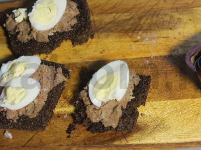 Užkandis su rugine duona ir kepenėlių paštetu Žingsnis 6