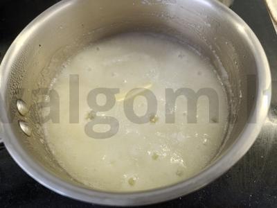 Manų košė su bananais, riešutais ir džiovintais vaisiais Žingsnis 3