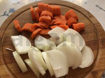 Makaronai su daržovėmis ir kiauliena vakarienei Žingsnis 2