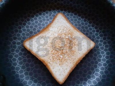 Saldus tostadas su varške, vynuogėmis ir medumi Žingsnis 2