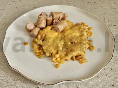 Kepta kukurūza su sūriu ir dešrelėmis pagrindine nuotrauka