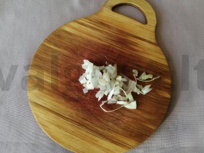 Keptas sumuštinis iš duonos su mėsos faršu Žingsnis 1