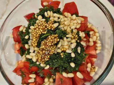 Vitaminų salotas su pušų riešutais Žingsnis 1