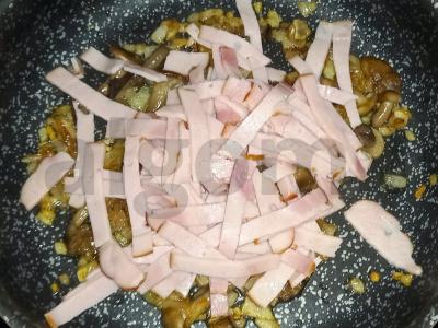 Keptas bulvės su virtos-rūkyta pečių ir grybais Žingsnis 5