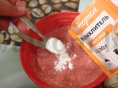 Užkandžių tortas su vištienos kepenimis ir sūriu Žingsnis 6