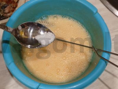 Užkandžių tortas su vištienos kepenimis ir sūriu Žingsnis 9