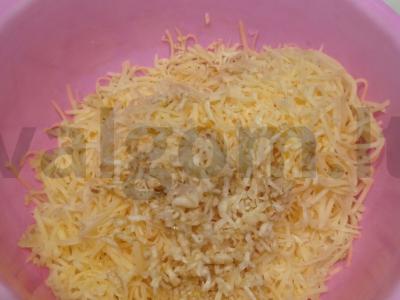 Užkandžių tortas su vištienos kepenimis ir sūriu Žingsnis 13