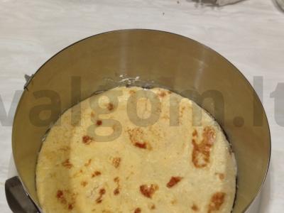 Užkandžių tortas su vištienos kepenimis ir sūriu Žingsnis 18