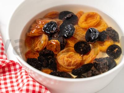 Duona su riešutais ir džiovintomis slyvomis Žingsnis 1