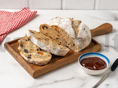 Duona su riešutais ir džiovintomis slyvomis pagrindine nuotrauka