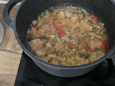 Kvapnūs šaltibarščiai su mėsos kaulu Žingsnis 7