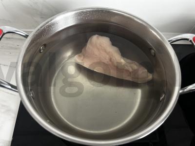 Vištienos sriuba su kiaušinių makaronais pietums Žingsnis 1