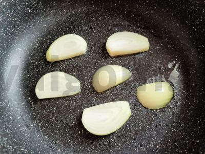 Šiltas keptų daržovių salotas Žingsnis 4