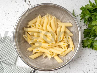 Šalta makaronų salotos su pupelėmis ir avokadu Žingsnis 1