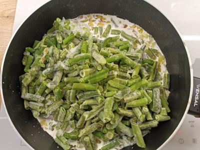 Midijos grietinėlės padaže su pupelėmis Žingsnis 2