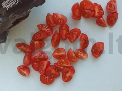 Špinatų salotos su krevetėmis, vyšniniais pomidorais ir avokadu Žingsnis 3