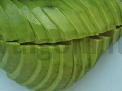 Špinatų salotos su krevetėmis, vyšniniais pomidorais ir avokadu Žingsnis 4