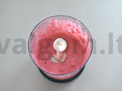 Vanilinis pieno kokteilis su vyšniomis Žingsnis 2