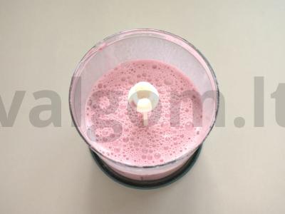 Vanilinis pieno kokteilis su vyšniomis Žingsnis 4