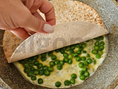 Tortilija su kiaušiniu ir žaliaisiais žirneliais Žingsnis 3