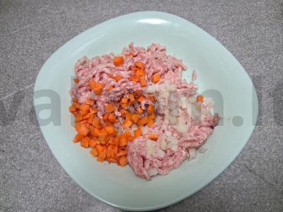 Kalakutienos mėsos kukuliai su garintomis daržovėmis Žingsnis 2