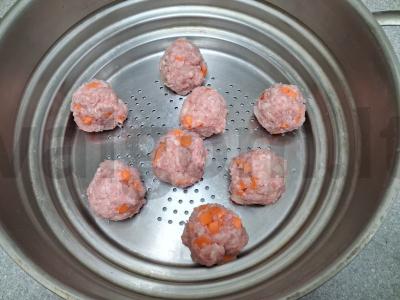 Kalakutienos mėsos kukuliai su garintomis daržovėmis Žingsnis 4