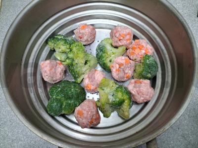 Kalakutienos mėsos kukuliai su garintomis daržovėmis Žingsnis 5