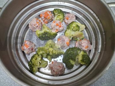 Kalakutienos mėsos kukuliai su garintomis daržovėmis Žingsnis 6