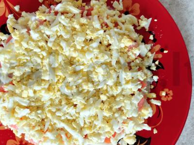 Skanus ir sočius salotas su upėtakiu, bulvėmis ir pomidorais Žingsnis 6