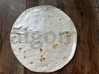 Tortilijos kišenė su kotletu ir daržovėmis per 15 minučių Žingsnis 2