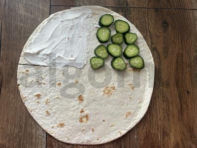 Tortilijos kišenė su kotletu ir daržovėmis per 15 minučių Žingsnis 3