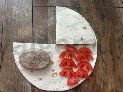 Tortilijos kišenė su kotletu ir daržovėmis per 15 minučių Žingsnis 7