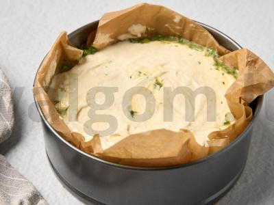 Pyragas su kiaušiniu, feta ir žolelėmis Žingsnis 7