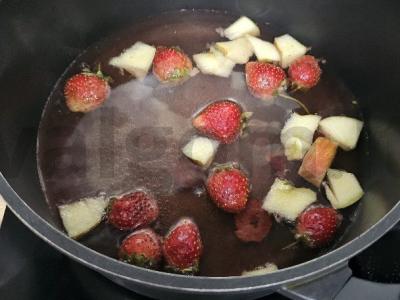 Braškės kompotas Žingsnis 3