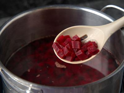 Vasaros šaltas burokėlių sriuba Žingsnis 1