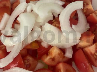 Salotas „Feta“ su bulvių juostelėmis Žingsnis 3