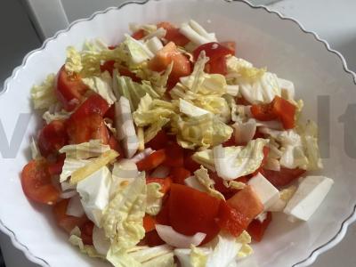 Salotas „Feta“ su bulvių juostelėmis Žingsnis 6