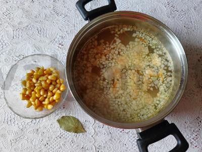 Vištienos sriuba su daržovėmis ir konservuotais kukurūzais Žingsnis 5