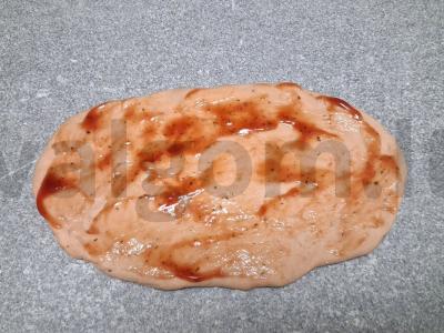 Pizzetta su rūkytos dešros, mocarelos ir alyvuogių Žingsnis 1