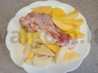 Keptas kalakutienos petys su bulvėmis terijaki padaže Žingsnis 3