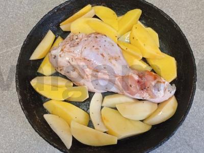 Keptas kalakutienos petys su bulvėmis terijaki padaže Žingsnis 4