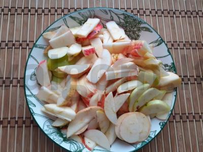 Švelni obuolių šarlotė prie arbatos Žingsnis 3