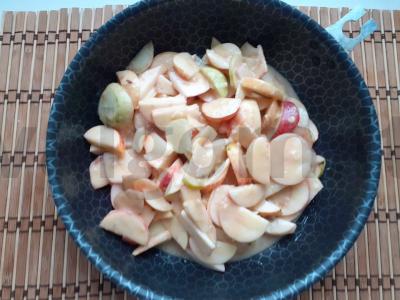 Švelni obuolių šarlotė prie arbatos Žingsnis 5