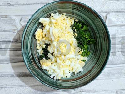 Švelnus salotas su agurku, kiaušiniu ir lydytu sūriu Žingsnis 2